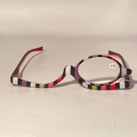 0990 Makeup Cosmetic 2.50 Flip Magnifying Glasses For Precision Application N… - Picture 2 of 7